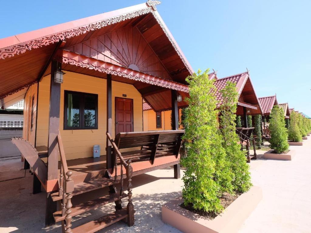 Prakaithong Hotel Amphoe Sawang Daen Din エクステリア 写真