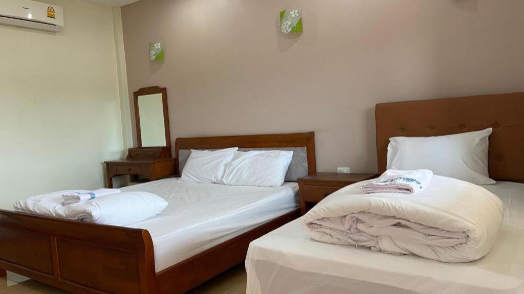 Prakaithong Hotel Amphoe Sawang Daen Din エクステリア 写真