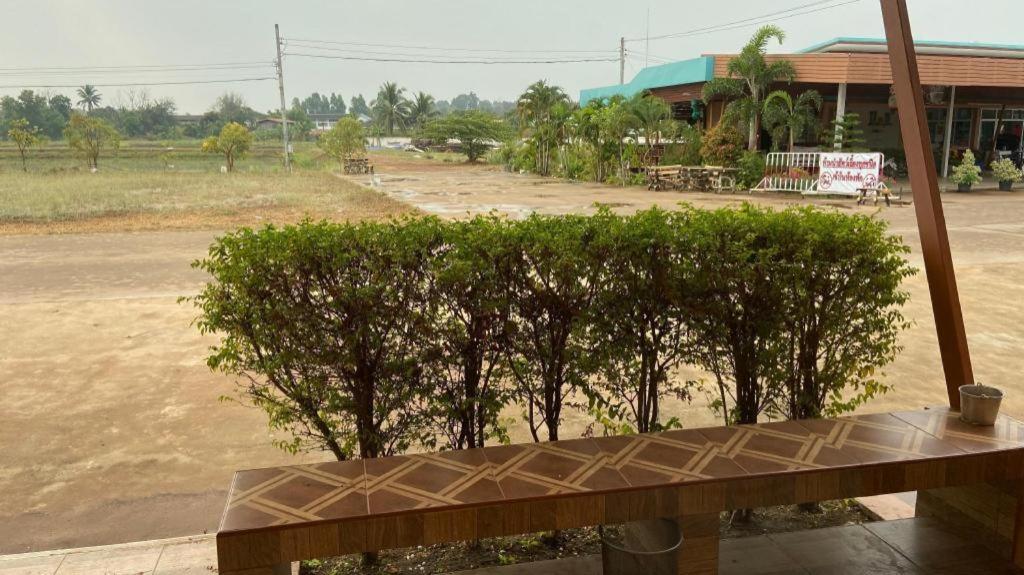 Prakaithong Hotel Amphoe Sawang Daen Din エクステリア 写真
