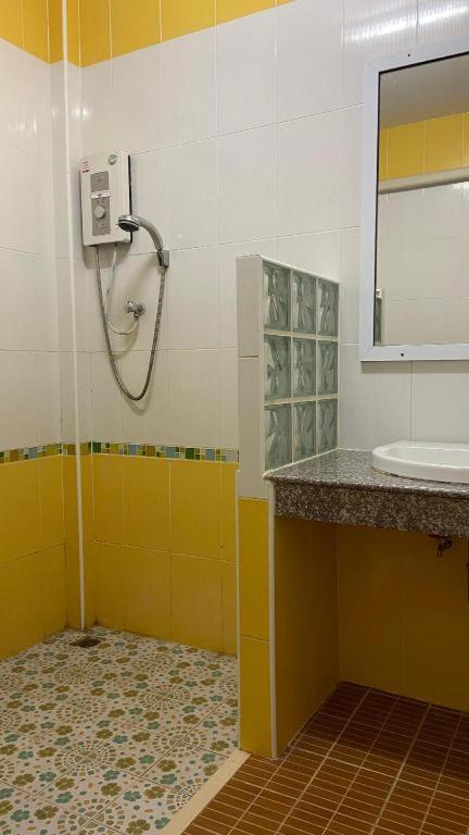 Prakaithong Hotel Amphoe Sawang Daen Din エクステリア 写真