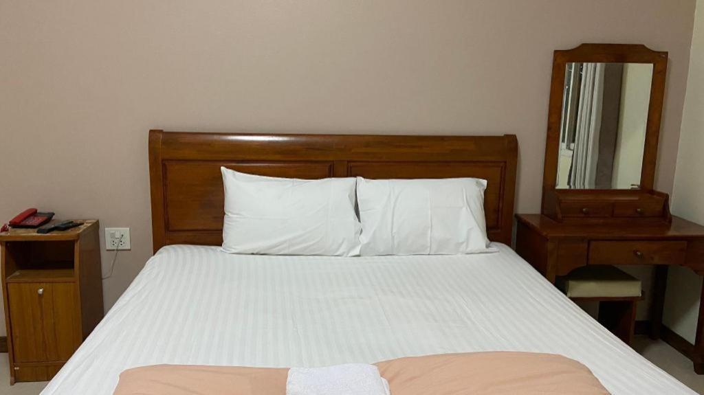 Prakaithong Hotel Amphoe Sawang Daen Din エクステリア 写真