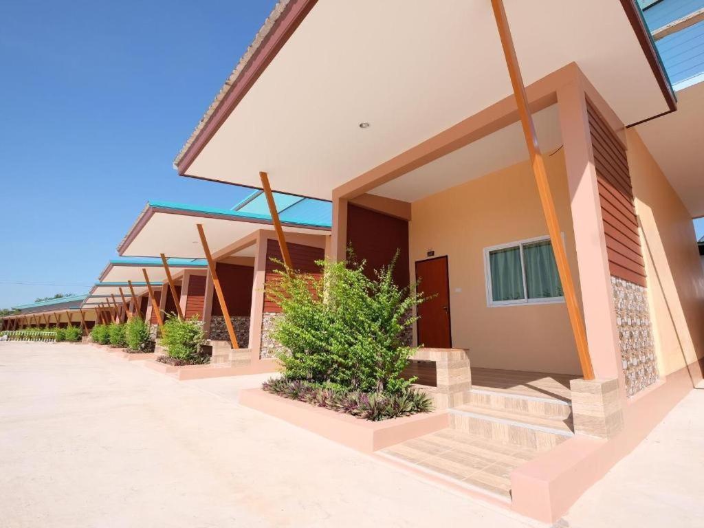 Prakaithong Hotel Amphoe Sawang Daen Din エクステリア 写真