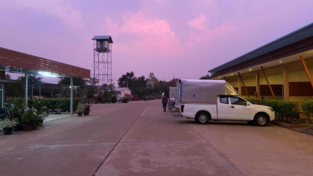 Prakaithong Hotel Amphoe Sawang Daen Din エクステリア 写真