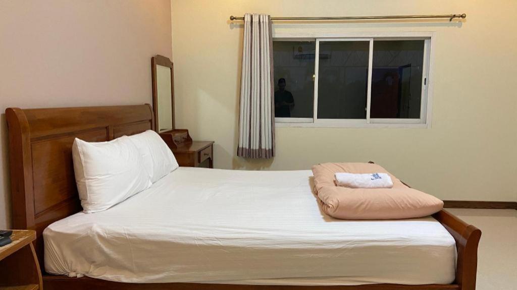 Prakaithong Hotel Amphoe Sawang Daen Din エクステリア 写真