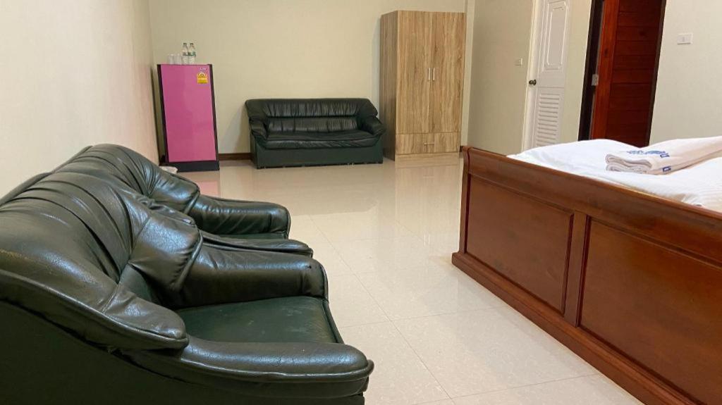 Prakaithong Hotel Amphoe Sawang Daen Din エクステリア 写真