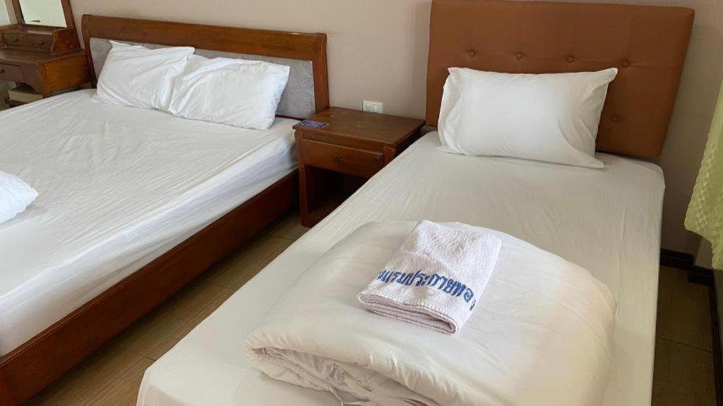 Prakaithong Hotel Amphoe Sawang Daen Din エクステリア 写真