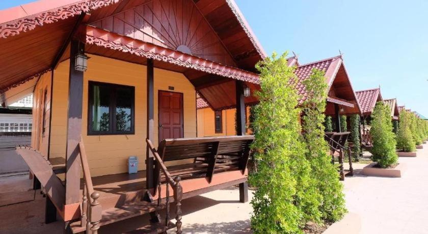 Prakaithong Hotel Amphoe Sawang Daen Din エクステリア 写真